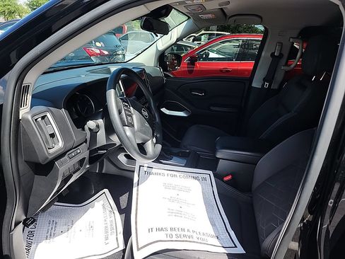 Used 2025 Nissan Frontier SV RWD image 8