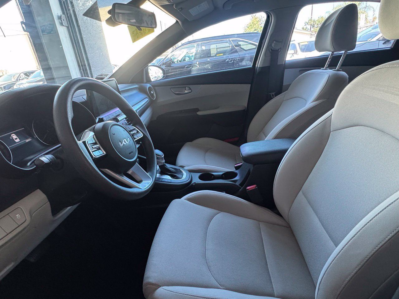 Used 2023 Kia Forte LXS FWD image 6