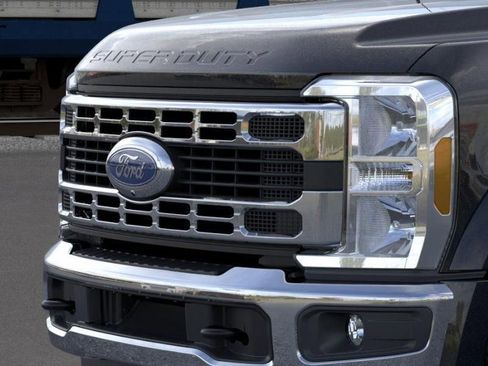 New 2026 Ford F450 XLT image 17