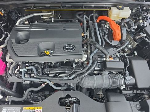 Used 2025 Toyota Crown Signia XLE image 33