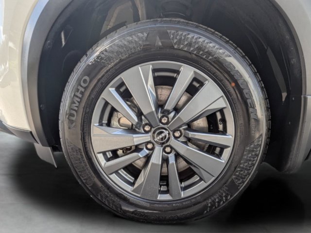 Certified 2025 Nissan Pathfinder S FWD image 10