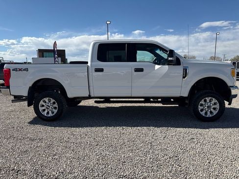 Used 2017 Ford F250 XLT w/ Advanced Security Pack image 12