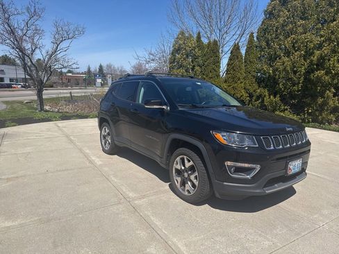 Used 2019 Jeep Compass Limited AWD/4WD image 1