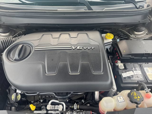 Used 2020 Jeep Cherokee Trailhawk w/ Cold Weather Group AWD/4WD image 6