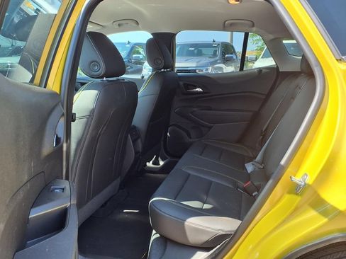 Used 2025 Chevrolet Trax ACTIV FWD image 13