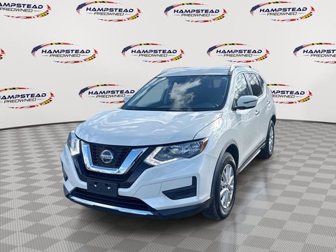 Used 2020 Nissan Rogue SV image 1