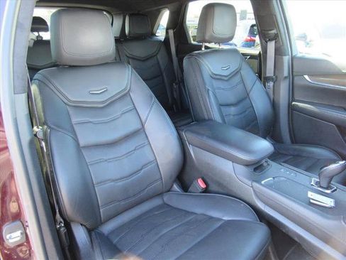 Used 2018 Cadillac XT5 Platinum w/ Driver Assist Package image 9