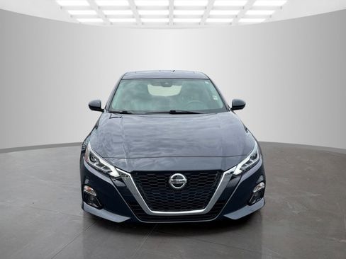 Used 2021 Nissan Altima 2.5 Platinum AWD/4WD image 2