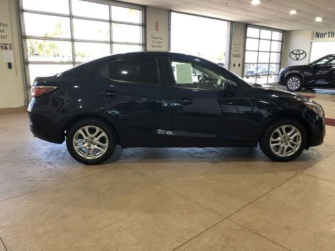 Used 2017 Toyota Yaris iA image 4