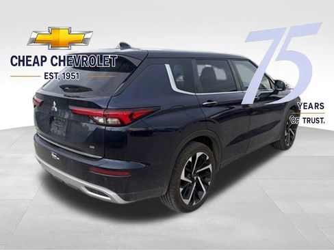 Used 2023 Mitsubishi Outlander SE AWD/4WD image 3