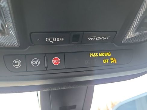 Used 2022 Chevrolet Traverse RS image 67