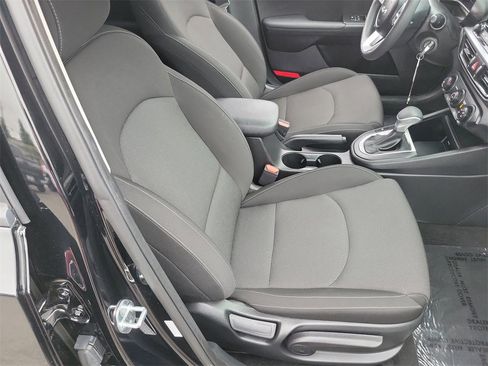 Used 2023 Kia Forte LXS image 17
