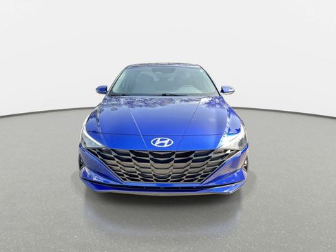 Used 2023 Hyundai Elantra SE FWD image 3