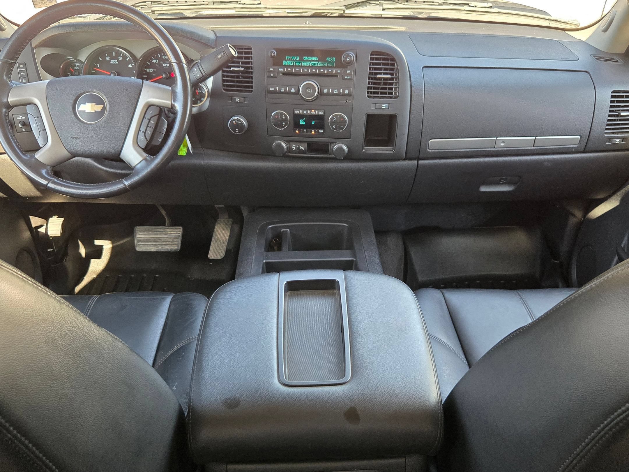 Used 2010 Chevrolet Silverado 3500 LT w/ Interior Plus Package AWD/4WD image 16