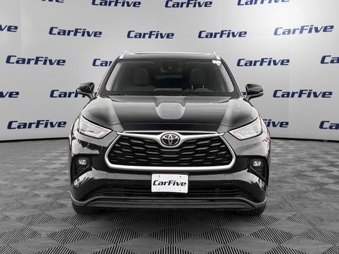 Used 2020 Toyota Highlander XLE AWD/4WD image 7