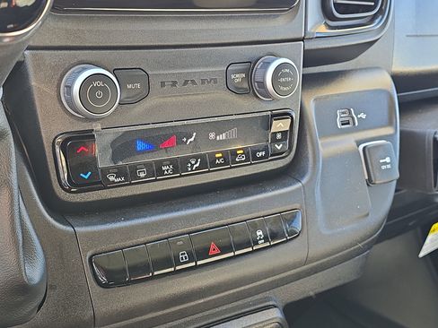 Used 2025 RAM ProMaster 2500 w/ Convenience Group image 21