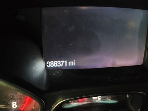 Used 2018 Ford Escape SE w/ Ford Safe & Smart Package image 3