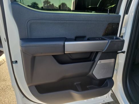 Used 2024 Ford F250 Lariat w/ Lariat Ultimate Package AWD/4WD image 11