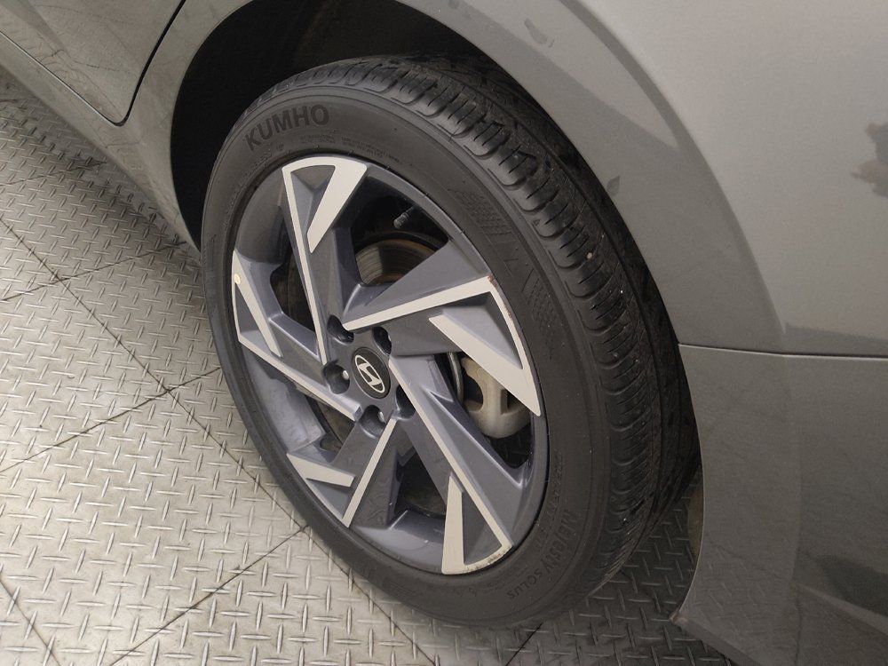 Used 2025 Hyundai Elantra Sport FWD image 31