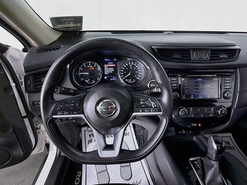 Used 2020 Nissan Rogue SV AWD/4WD image 11