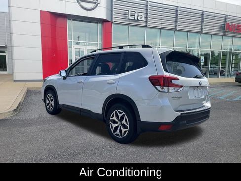 Used 2021 Subaru Forester Premium AWD/4WD image 9