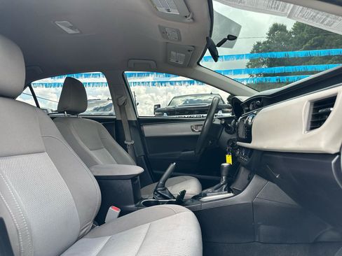 Used 2015 Toyota Corolla LE FWD image 18