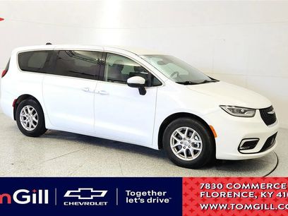Used 2023 Chrysler Pacifica Touring-L