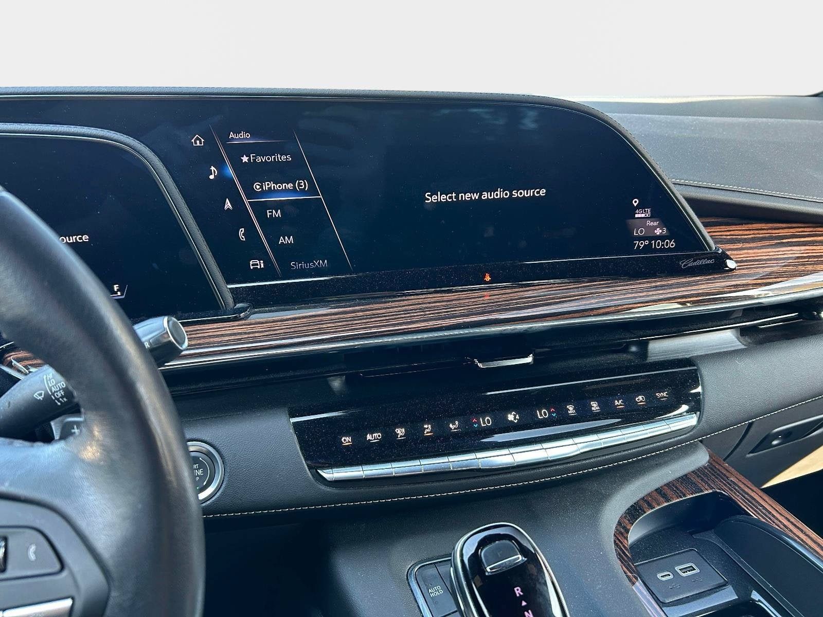 Used 2024 Cadillac Escalade Premium Luxury AWD/4WD image 19
