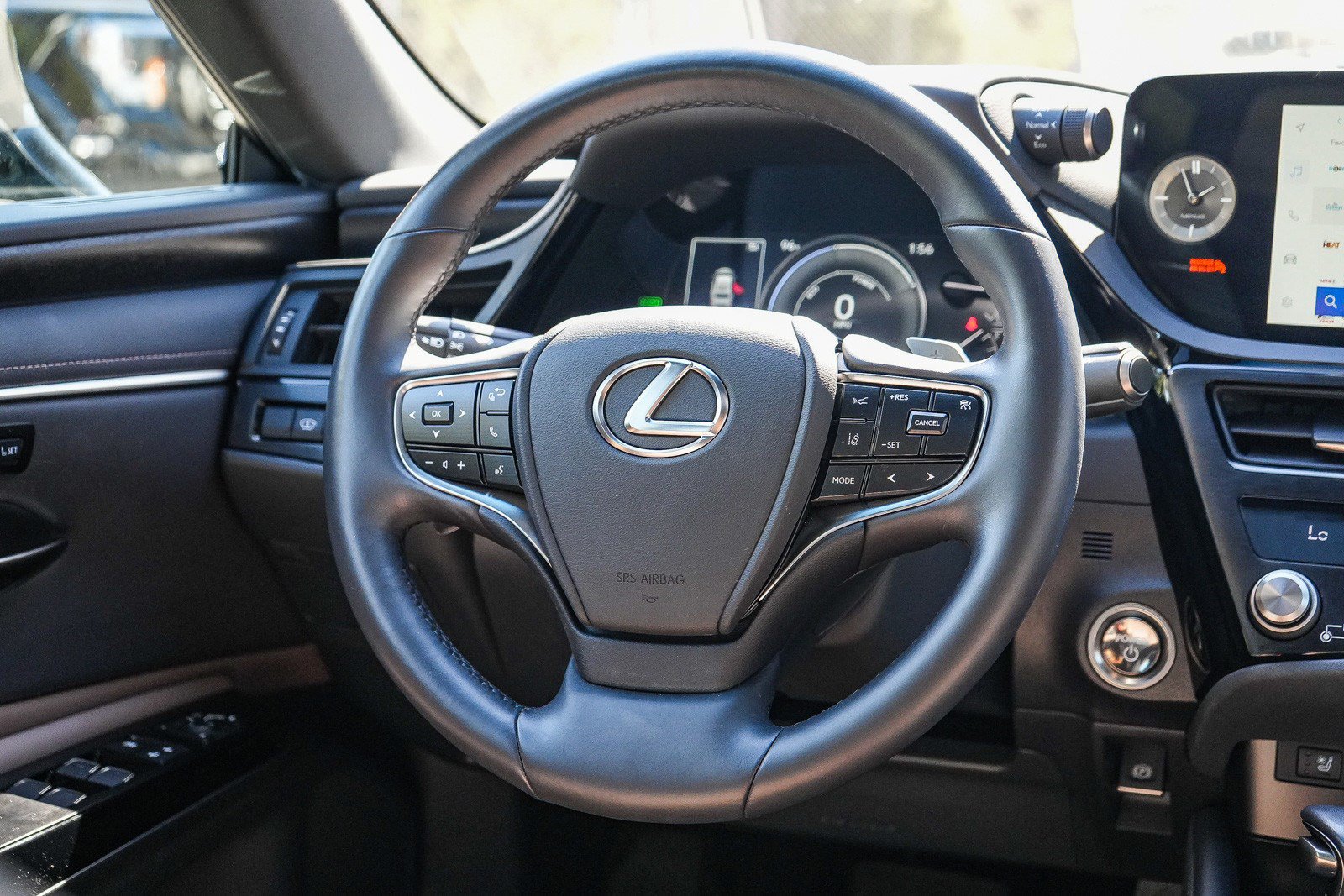 Used 2025 Lexus ES 300h w/ Premium Package FWD image 14