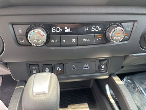 New 2025 Nissan Frontier SV w/ SV Convenience Package image 17