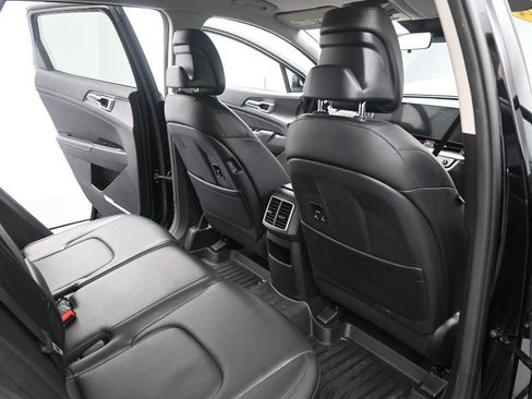 Used 2024 Kia Sportage EX FWD image 19