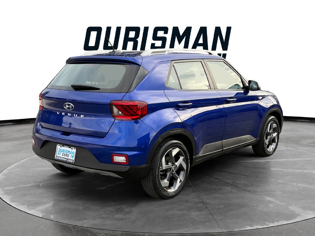 Used 2023 Hyundai Venue SEL w/ Cargo Package FWD image 5