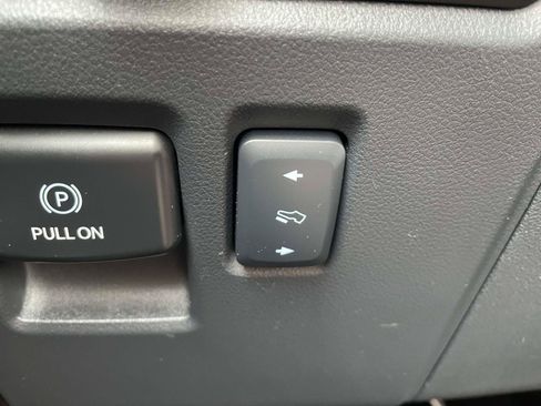 Used 2024 Ford Expedition XLT RWD image 29