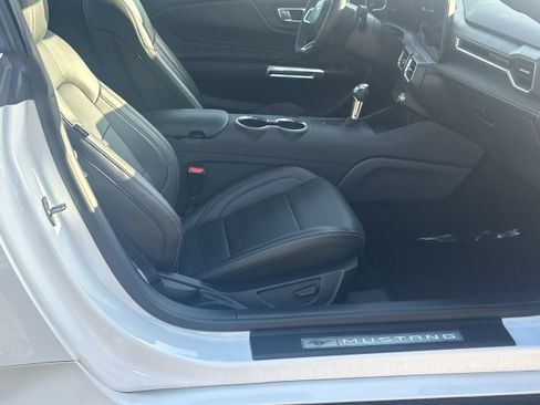 Used 2025 Ford Mustang Premium RWD image 8