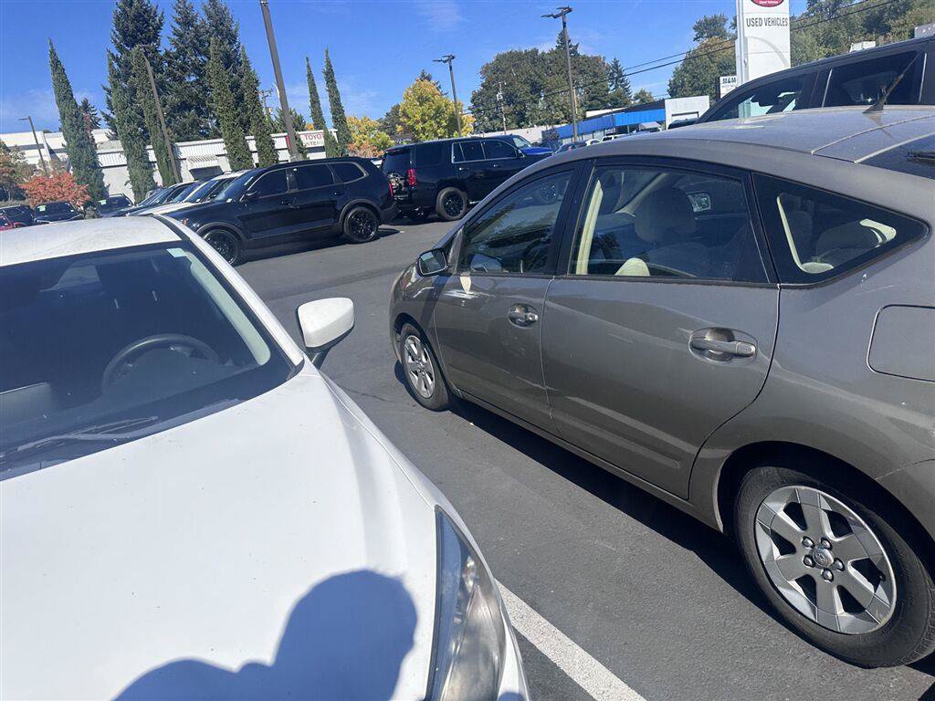 Used 2005 Toyota Prius FWD image 25