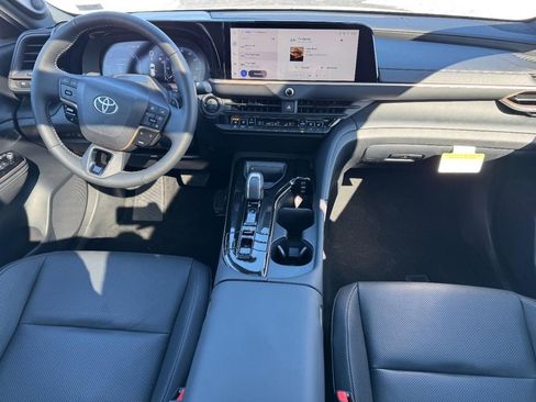 Used 2025 Toyota Crown Signia Limited image 14