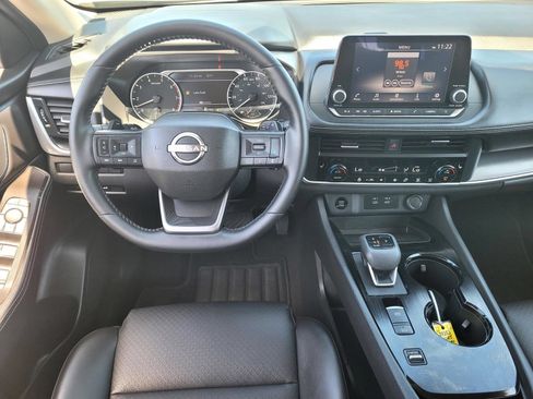 Used 2025 Nissan Rogue SV w/ SV Premium Package FWD image 20