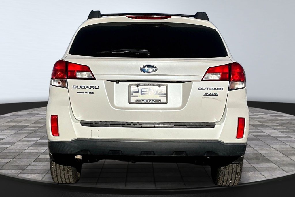 Used 2011 Subaru Outback 2.5i Premium AWD/4WD image 5