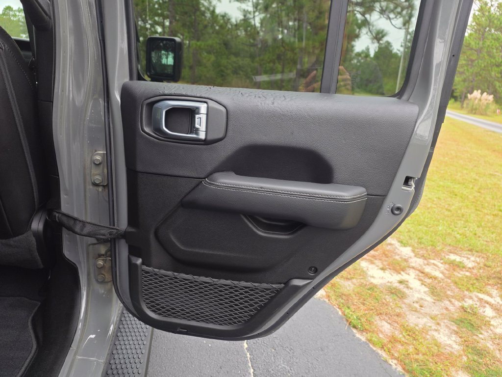 Used 2022 Jeep Wrangler Unlimited Sahara w/ Cold Weather Group AWD/4WD image 27
