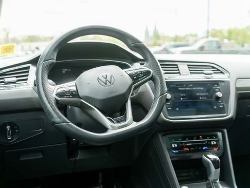 Used 2024 Volkswagen Tiguan SE R-Line AWD/4WD image 15