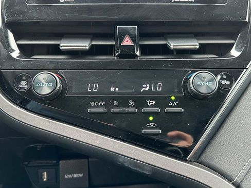Used 2024 Toyota Camry SE image 27