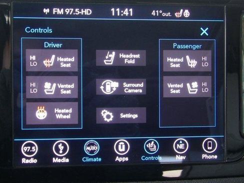 Used 2018 Chrysler Pacifica Limited w/ Tire & Wheel Group image 44