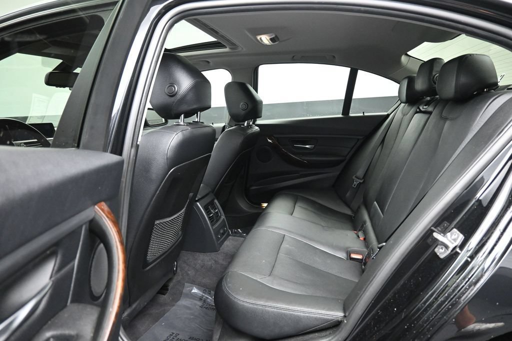 Used 2013 BMW 328i xDrive Sedan AWD/4WD image 21
