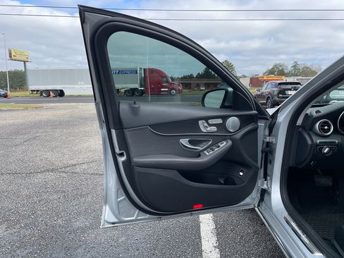 Used 2021 Mercedes-Benz C 300 Sedan image 8