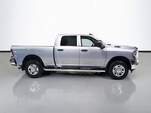 Used 2024 RAM 2500 Tradesman w/ Chrome Appearance Group AWD/4WD image 8
