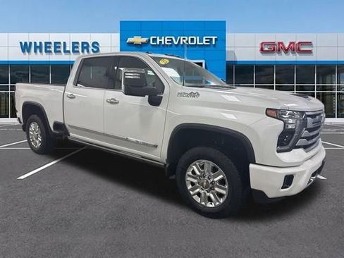 Used 2025 Chevrolet Silverado 3500 High Country w/ High Country Premium Package image 8