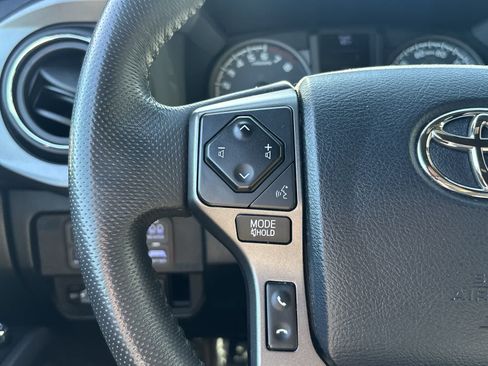 Used 2018 Toyota Tacoma TRD Sport w/ Technology Package AWD/4WD image 14