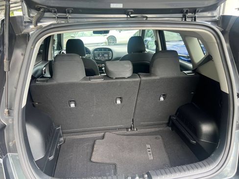 Used 2025 Kia Soul LX w/ LX Technology Package FWD image 21