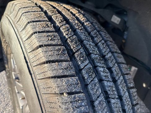 Used 2019 Nissan Frontier PRO-4X w/ Pro-4x Luxury Package image 5