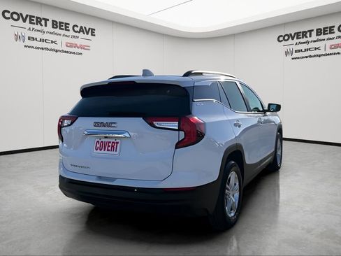 Used 2022 GMC Terrain SLE w/ Driver Convenience Package image 9